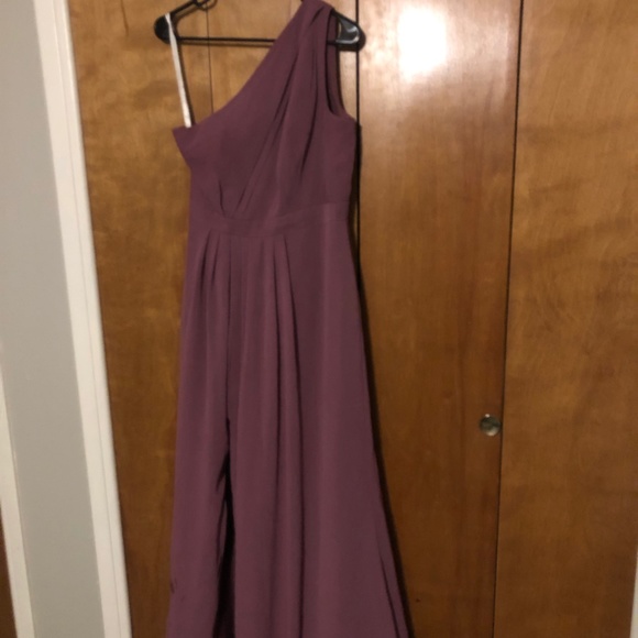 Formal Dresses. Size 8 - Picture 3 of 6